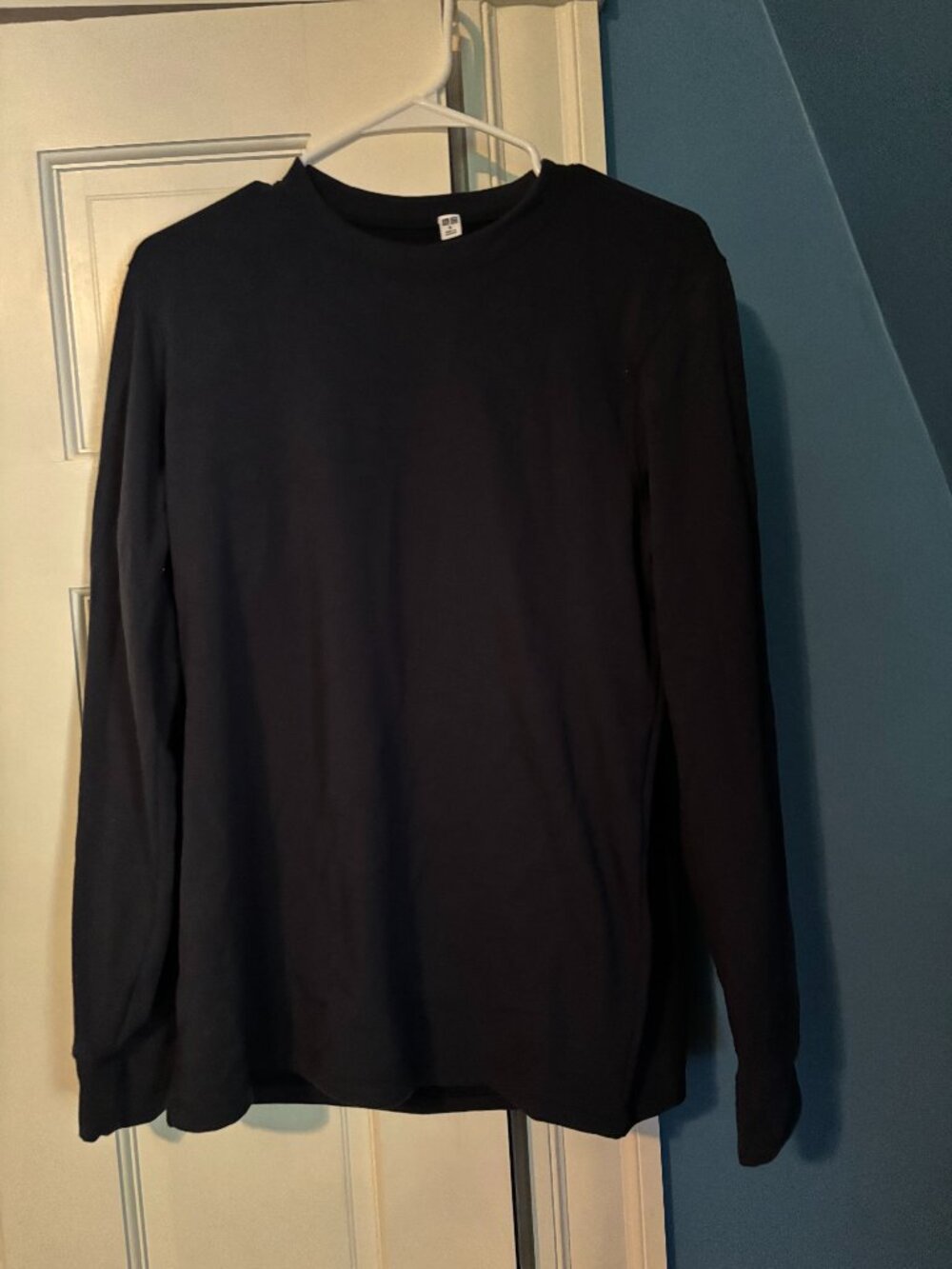 Black long sleeve uniqlo thermal top